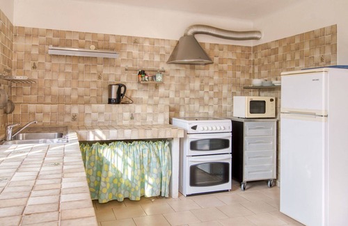 Chateaudouble House | Stunning private villa for 6 people with private pool, TV and patio