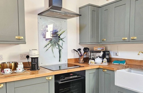 Struan House | Stunning private villa for 2 people with WIFI, TV, patio and panoramic view