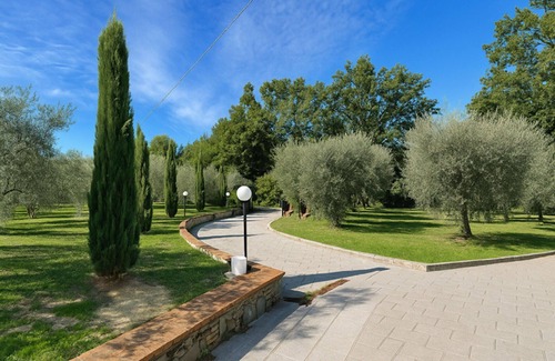 Lamporecchio Villa | Stunning private villa with private pool, hot tub, WIFI, TV, terrace and panoramic view