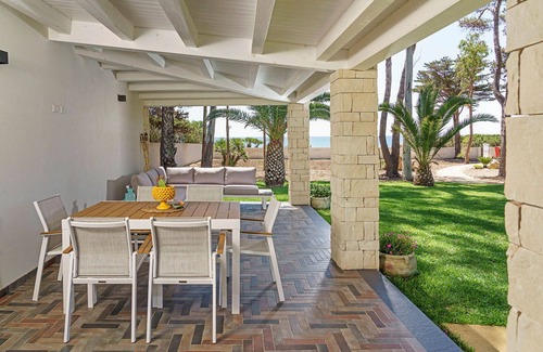 Eastern Sicily Villa | Stunning private villa for 6 guests with A/C, WIFI, TV and panoramic view, close to Syracuse