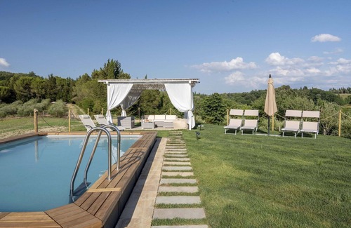 Sorrezzana Villa | Stunning private villa with WIFI, private pool, A/C, TV, patio, pets allowed and panoramic view