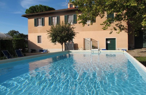 San Miniato House | Stunning private villa for 33 people with private pool, WIFI, TV, patio and pets allowed