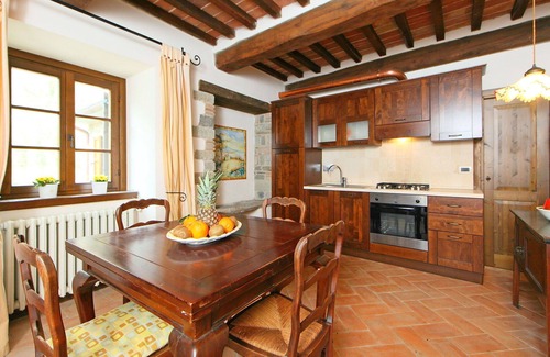Sansepolcro Villa | Stunning private villa for 15 guests with private pool, WIFI, hot tub, TV, patio and pets allowed