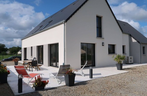 Bolleville House | Stunning private villa for 10 guests with WIFI, TV, terrace and pets allowed
