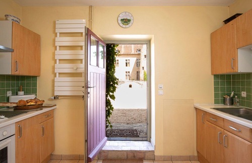 La Tagniere House | Stunning private villa for 8 guests with WIFI, pool, TV, patio and pets allowed