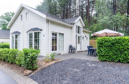 Langeberg House | Stunning private villa for 10 guests with WIFI, TV and terrace