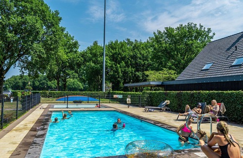 IJhorst House | Stunning private villa for 4 guests with WIFI, pool, TV and terrace