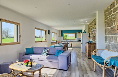 Ploubezre House | Stunning private villa for 6 people with WIFI, TV and terrace