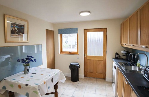 Drumnadrochit House | Stunning private villa for 6 people with WIFI, TV and patio