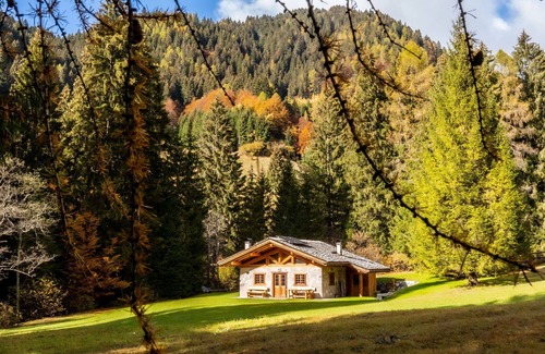 Ragoli House | Stunning private villa for 6 people with TV and pets allowed