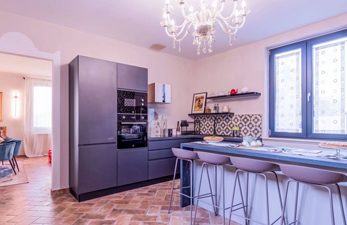 Stroncone Villa | Stunning private villa for 24 people with A/C, WIFI, private pool, TV and patio