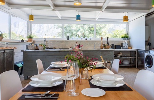 Cinisi House | Stunning private villa for 4 people with WIFI, hot tub, A/C and TV