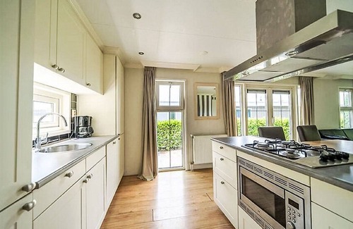 Dordtse Biesbosch House | Stunning private villa for 4 guests with pool, WIFI, TV and terrace
