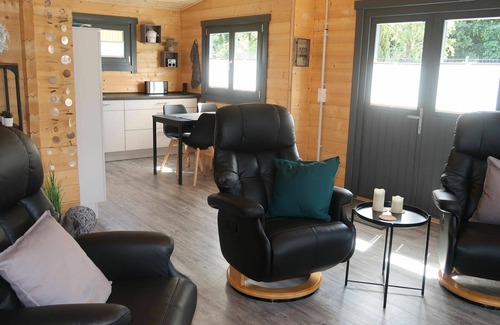 Alpenrod House | Stunning private villa for 4 guests with TV and terrace
