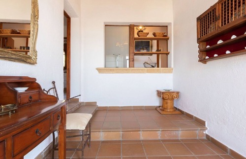 El Castell de Montornes House | Stunning private villa for 8 people with WIFI, private pool, TV, patio and pets allowed