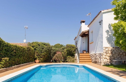El Castell de Montornes House | Stunning private villa for 8 people with WIFI, private pool, TV, patio and pets allowed