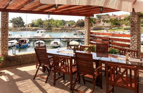 Mali Losinj House | Stunning private villa for 13 people with WIFI, A/C, TV, terrace and pets allowed