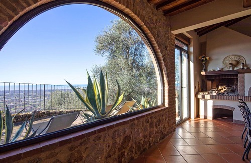 Santa Lucia Villa | Stunning private villa for 4 guests with A/C, WIFI, TV and patio