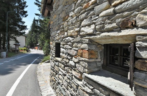 Madesimo House | Stunning private villa for 8 people with hot tub, WIFI, TV, terrace and pets allowed
