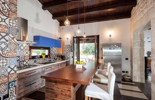 Rosolini Villa | Stunning private villa for 10 guests with A/C, private pool, WIFI, TV and patio