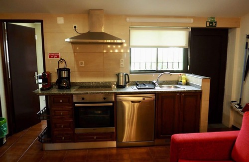 Fao House | Stunning private villa for 4 guests with WIFI, TV and terrace
