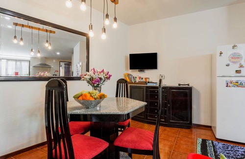 Fao House | Stunning private villa for 4 guests with WIFI, TV and terrace