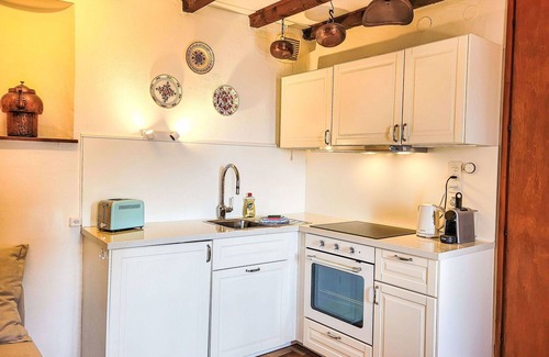San Nazzaro House | Stunning private villa for 5 people with TV, balcony and pets allowed