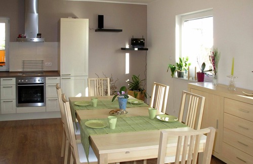 Godern House | Stunning private villa for 8 guests with TV, terrace and pets allowed