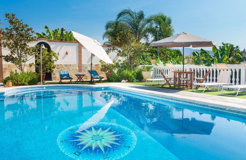 Motril House | Stunning private villa for 5 guests with A/C, WIFI, private pool, TV, terrace and pets allowed