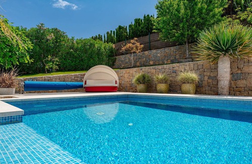 Benitachell Villa | Stunning private villa for 8 guests with private pool, WIFI, hot tub, A/C, TV, patio and parking