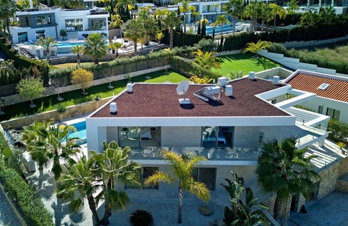 Benitachell Villa | Stunning private villa for 8 guests with private pool, WIFI, hot tub, A/C, TV, patio and parking
