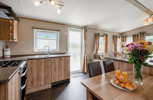 Nairn House | Stunning private villa for 4 people with WIFI, pool, TV, terrace and pets allowed