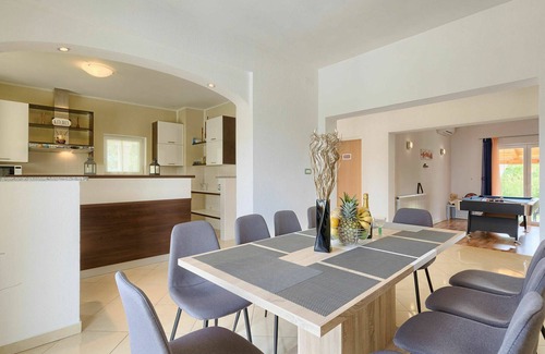 Juricev Kal House | Stunning private villa for 10 guests with WIFI, A/C, private pool, TV and terrace