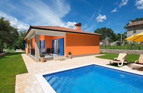 Trget House | Stunning private villa for 8 people with A/C, private pool, WIFI, TV, terrace and pets allowed