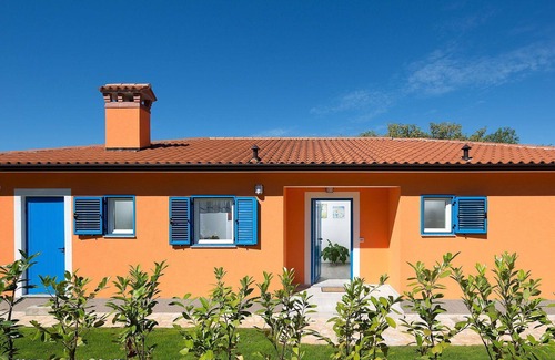 Trget House | Stunning private villa for 8 people with A/C, private pool, WIFI, TV, terrace and pets allowed