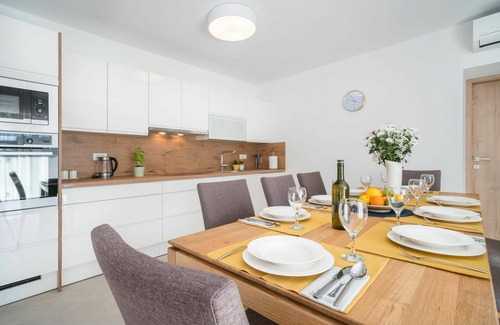 Kringa House | Stunning private villa for 8 guests with A/C, WIFI, private pool, TV and terrace