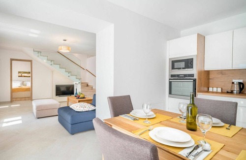Kringa House | Stunning private villa for 8 guests with A/C, WIFI, private pool, TV and terrace