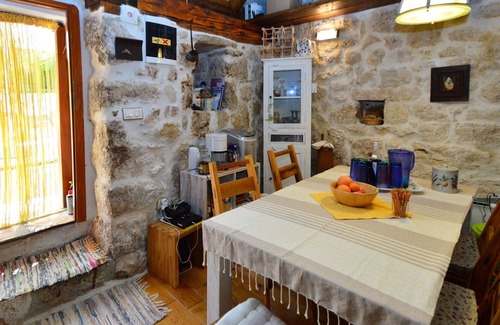 Seget House | Stunning private villa for 5 guests with A/C, WIFI, private pool, TV, terrace and panoramic view