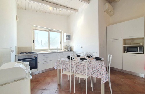 Reitani Villa | Stunning private villa for 6 people with A/C, WIFI, TV, terrace and pets allowed