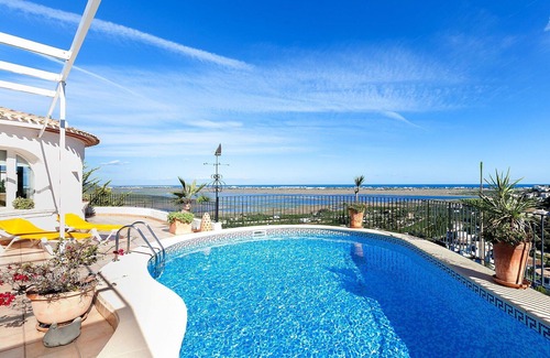 Monte Pego Villa | Stunning private villa for 10 people with WIFI, private pool, A/C, TV and terrace
