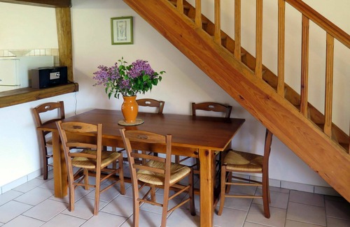 Blanquefort-sur-Briolance Villa | Stunning private villa for 5 guests with WIFI, private pool, hot tub, TV, terrace and pets allowed