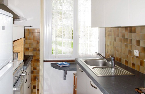 Morgat House | Stunning private villa for 4 guests with terrace and pets allowed