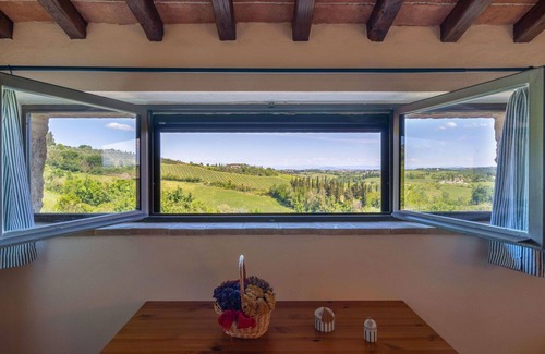 San Gimignano Villa | Stunning private villa for 6 people with private pool, WIFI, TV and panoramic view