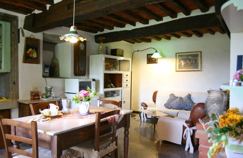San Pietro a Cegliolo Villa | Stunning private villa for 5 guests with WIFI, private pool, pets allowed and parking
