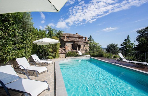 Camucia Villa | Stunning private villa for 8 guests with private pool, WIFI, A/C, TV, terrace and panoramic view