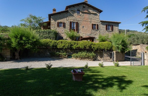 Camucia Villa | Stunning private villa for 8 guests with private pool, WIFI, A/C, TV, terrace and panoramic view