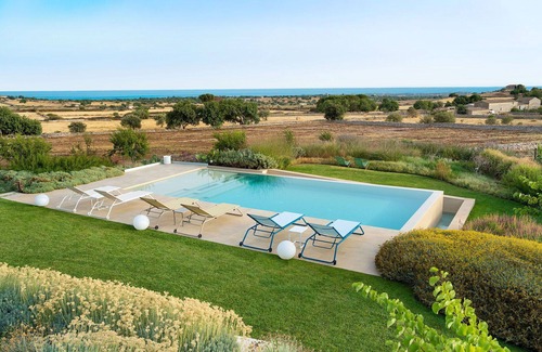 Modica Villa | Stunning private villa for 8 people with sauna, A/C, hot tub, private pool, WIFI, TV and terrace