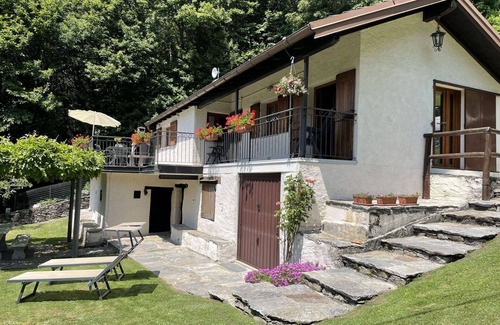Trarego Viggiona House | Stunning private villa for 4 guests with WIFI, TV, terrace and pets allowed
