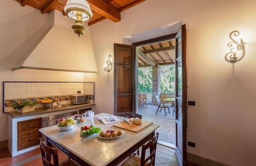 Vicchio Villa | Stunning private villa for 20 guests with sauna, WIFI, private pool, TV, patio and panoramic view