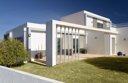 Alporchinhos Villa | Stunning private villa with A/C, WIFI, private pool, TV, terrace, pets allowed and panoramic view
